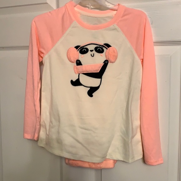 NWT pajama set with fuzzy bottomed size 6-6X and M (7/8)